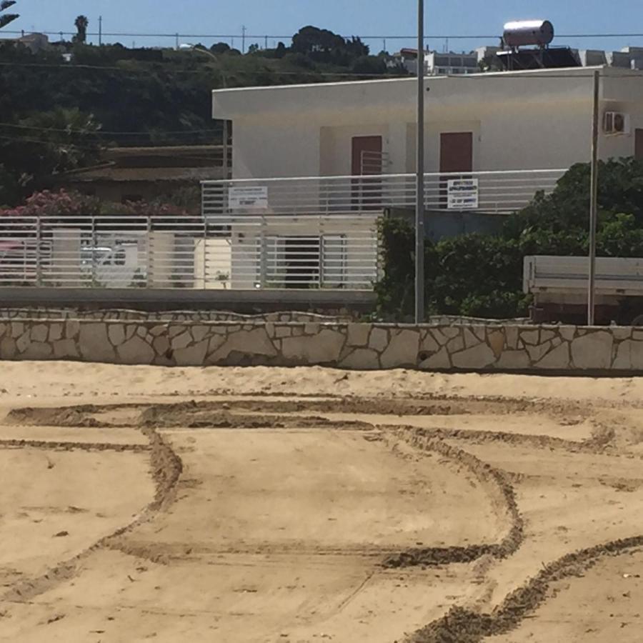 Casa Vacanze Playa 54 カステッランマーレ・デル・ゴルフォ エクステリア 写真