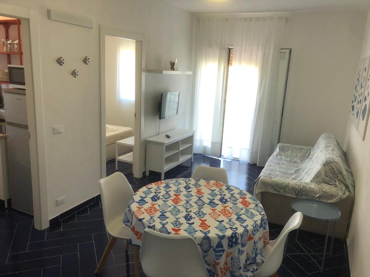 Casa Vacanze Playa 54 カステッランマーレ・デル・ゴルフォ エクステリア 写真