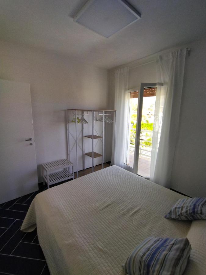 Casa Vacanze Playa 54 カステッランマーレ・デル・ゴルフォ エクステリア 写真
