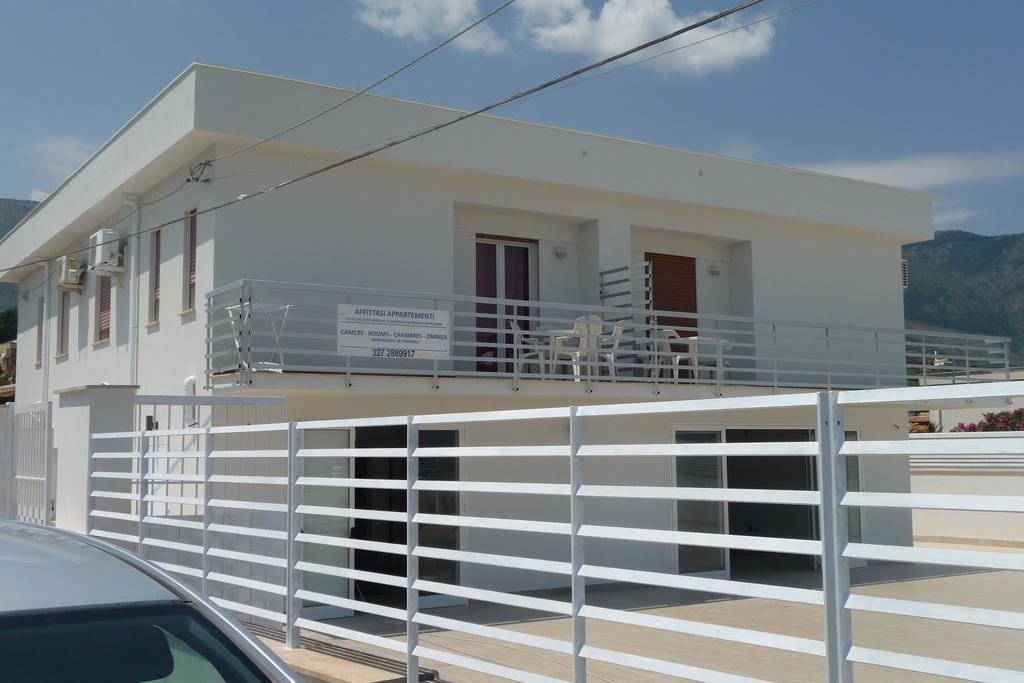 Casa Vacanze Playa 54 カステッランマーレ・デル・ゴルフォ エクステリア 写真
